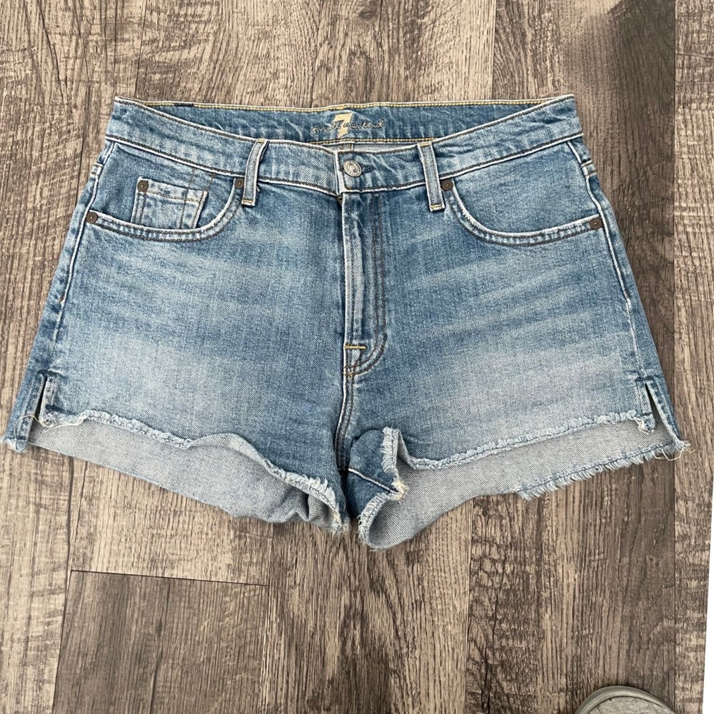 7 For All Mankind Light Wash Blue Raw Hem Denim Shorts Women's Size 28 - Picture 2 of 9